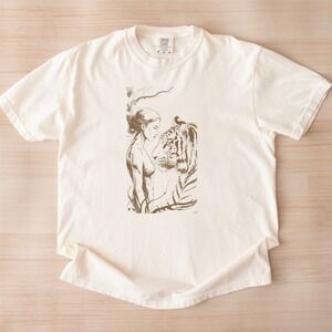 Contemplative Feline Profile Graphic Tee Intricate Line Art Design